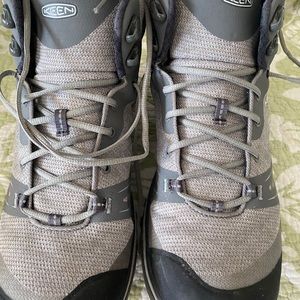 Keen
Women's Terradora Mid Waterproof-Size 11